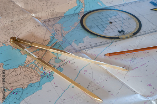 matériel et cartographie maritime