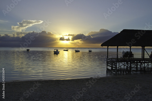 coucher de soleil à l ile maurice (plage de flic en flac)