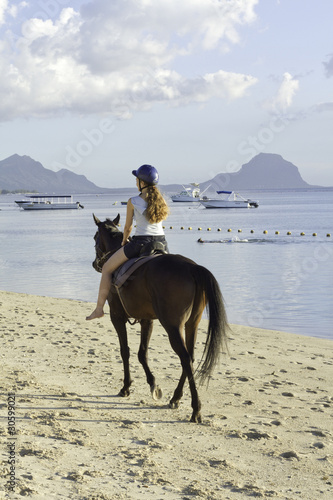 promenade à cheval sur la plage