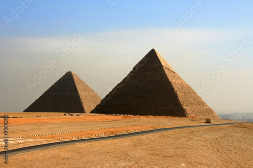 Pyramides de Guiz  h du Caire