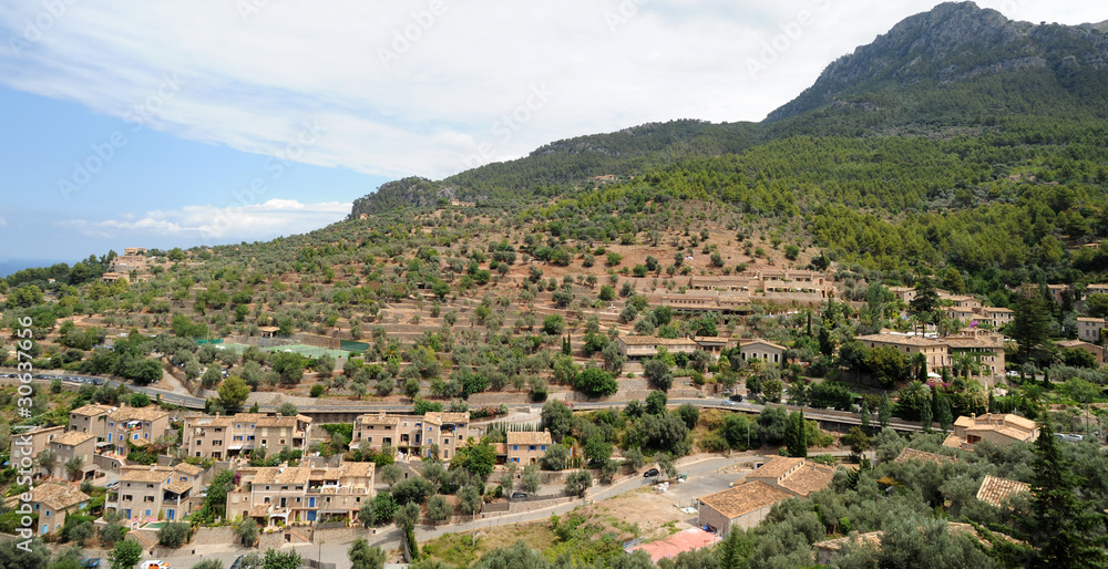 Serra de Tramuntana vue depuis le village de Deià à Majorque