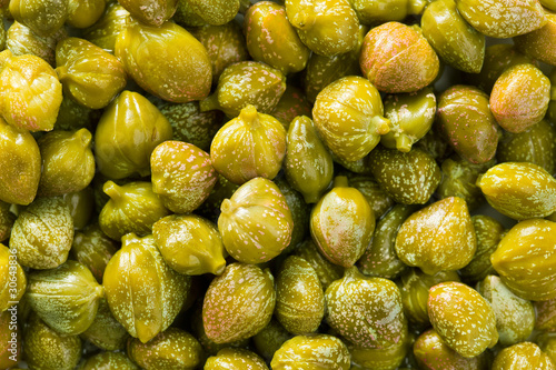 Картината върху платно green capers background