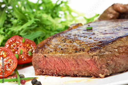 Rumpsteak mit Salat photo