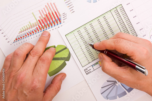 Graphs tables and documents