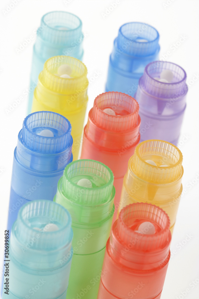 HOMÉOPATHIE- Granules dans les tubes HOMÉOPATHIE- Granules dans les tubes