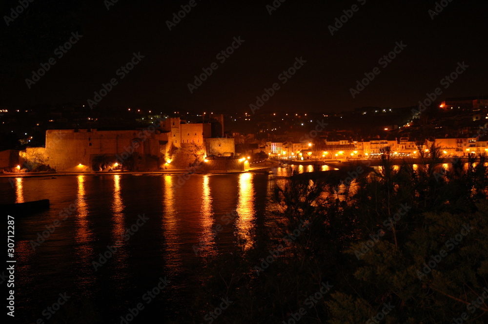 chateau des rois de Majorque à  Collioure la nuit