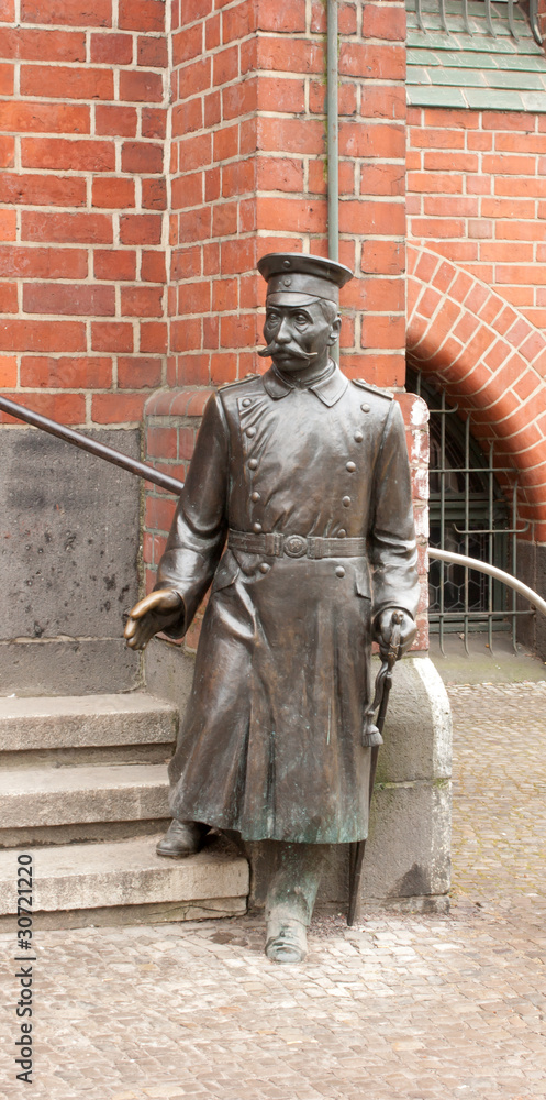 Fototapeta premium Hauptmann von Köpenick vorm Rathaus