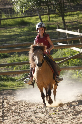 enfant montant à poney-4