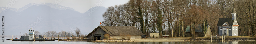 blick zur herreninsel am chiemsee