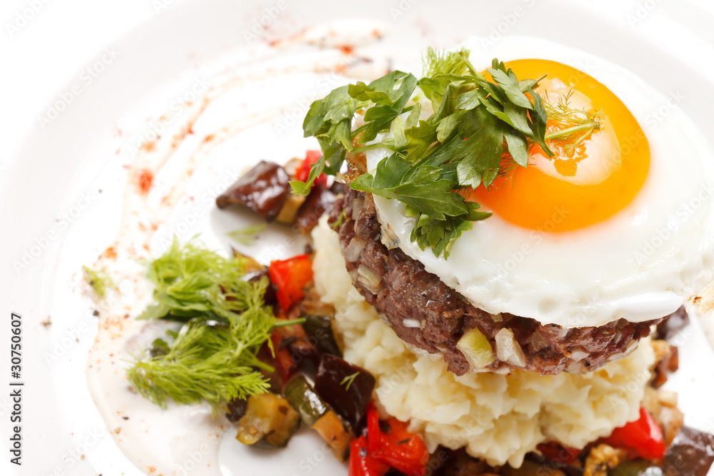 beef burger with egg and potatoes beef burger with egg and potatoes