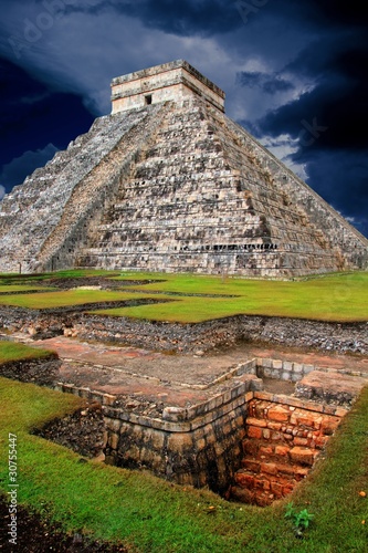 Chichen Itza Kukulcan Mayan Pyramid El Castillo photo