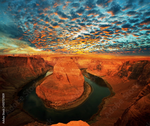 Horse shoe bend photo