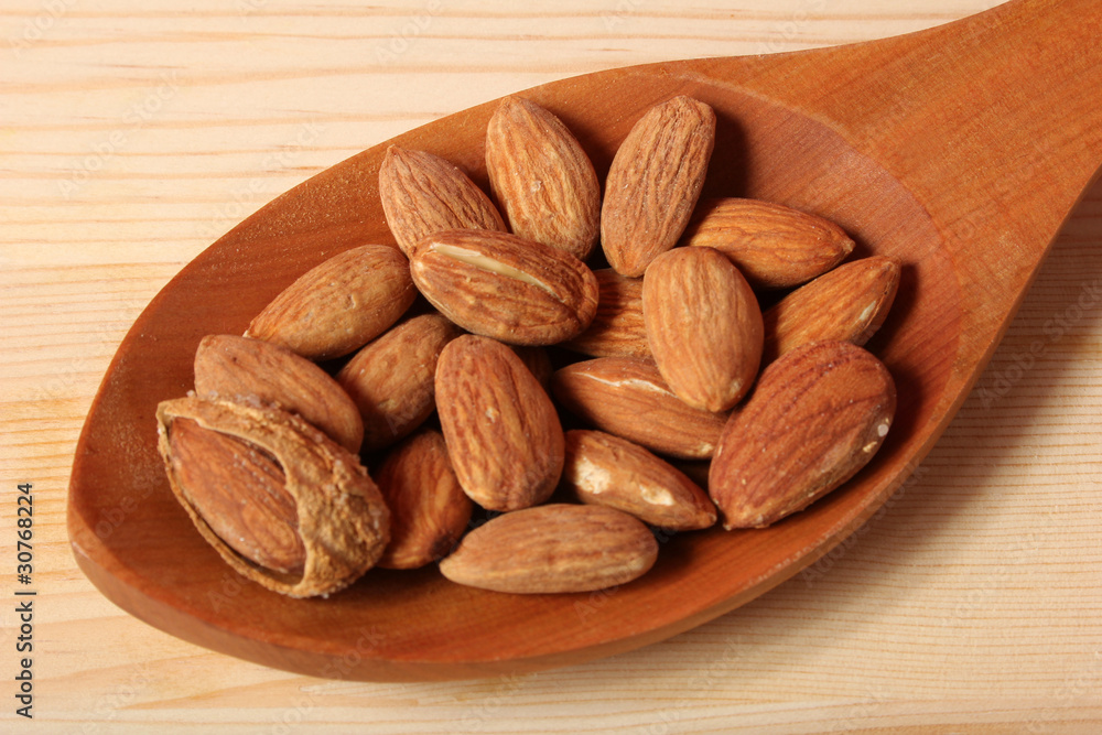 almond almond