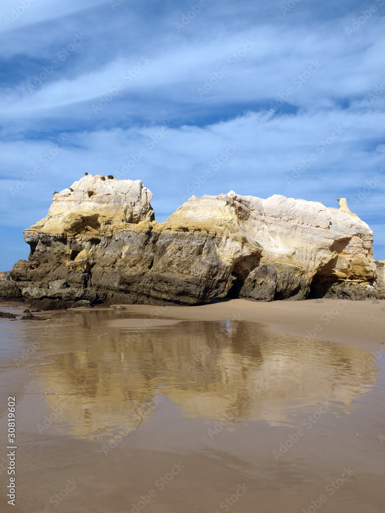 Fototapeta premium Colorful rock cliffs of the Algarve in Portugal