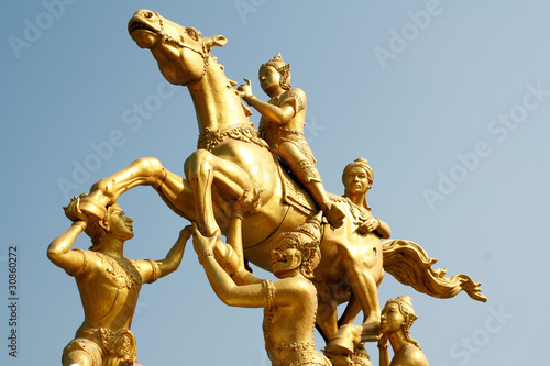 Equestrian statue of gold