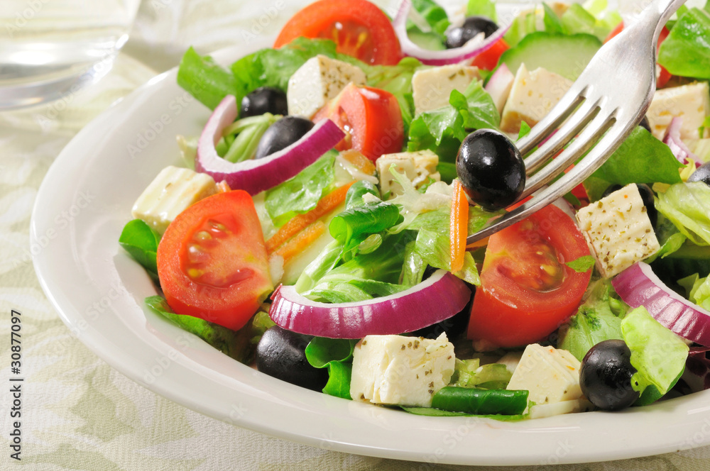 Vegetable salad with cheese