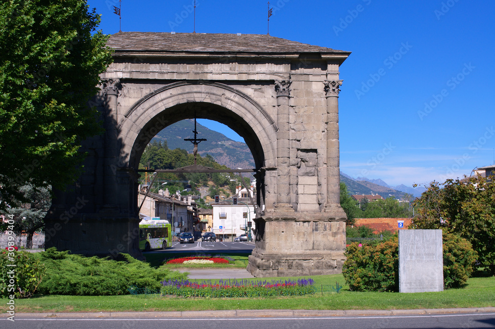 Fototapeta premium Arco di Aosta