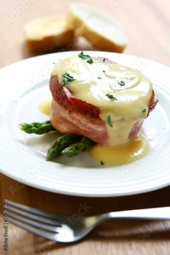 Wallpaper Mural Beef Filet with Hollandaise Torontodigital.ca