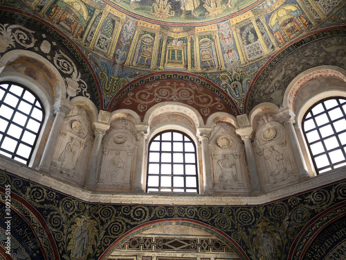 Foto Ravenna, interno del battistero Neoniano