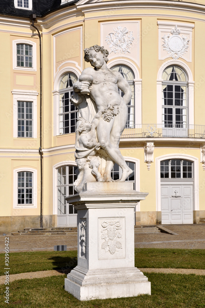 Schlosshof Hubertusburg Figur