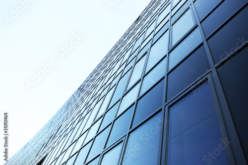 modernes hochhaus,geschäftsgebäude,glasfront,blauer himmel
