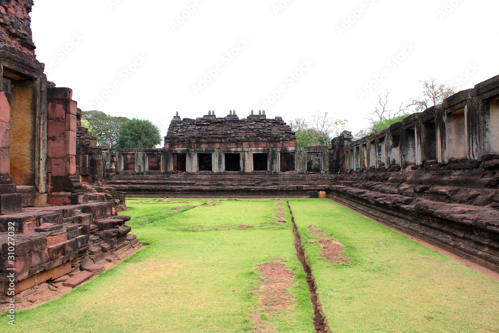 Obraz premium Ancient architecture at Prasat Phimai stone sanctuary, Korat