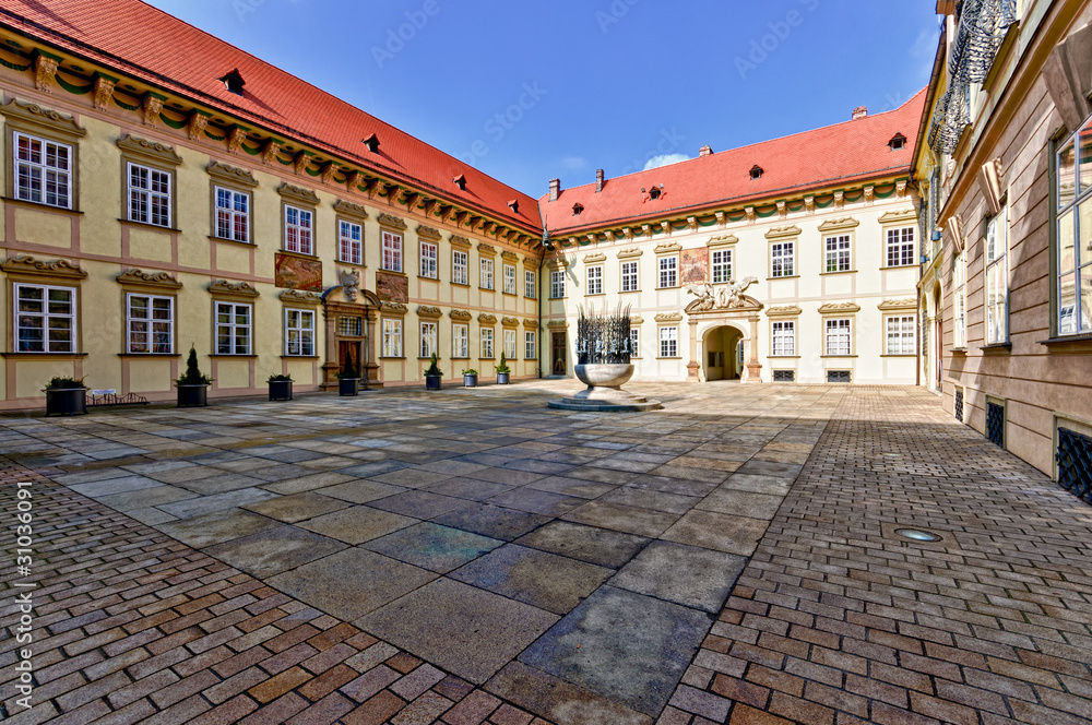 Main entrance patio in Brno New Town Hall