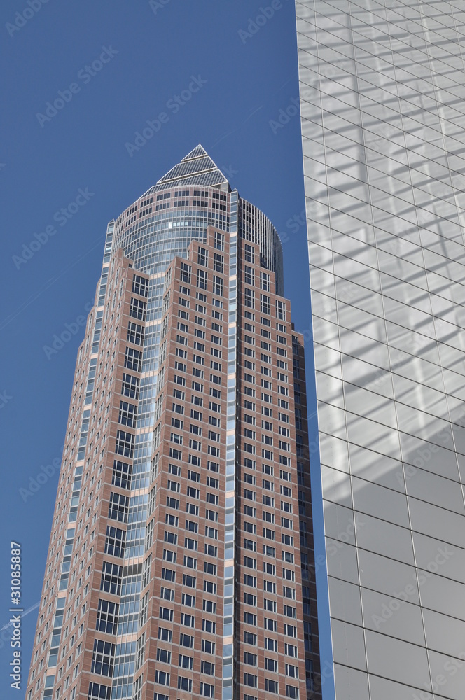 Obraz premium Messeturm in Frankfurt
