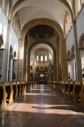 Vienna - st. Francis church - interior