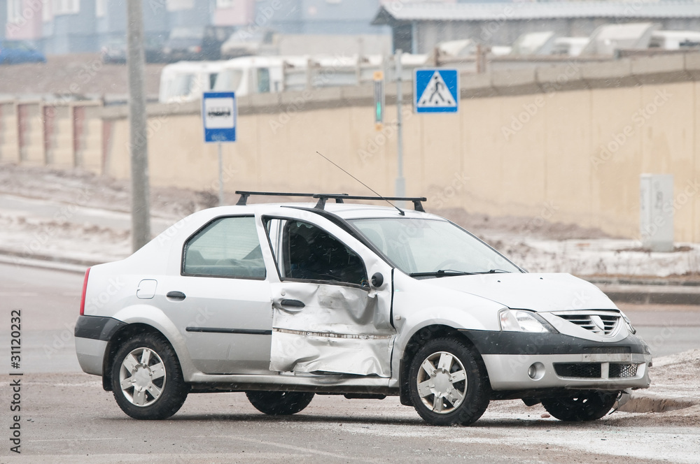 damaged car acciddent