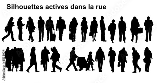 Silhouettes actives dans la rue
