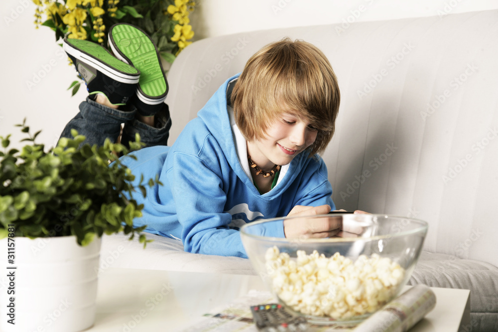 Jugendlicher zuhause