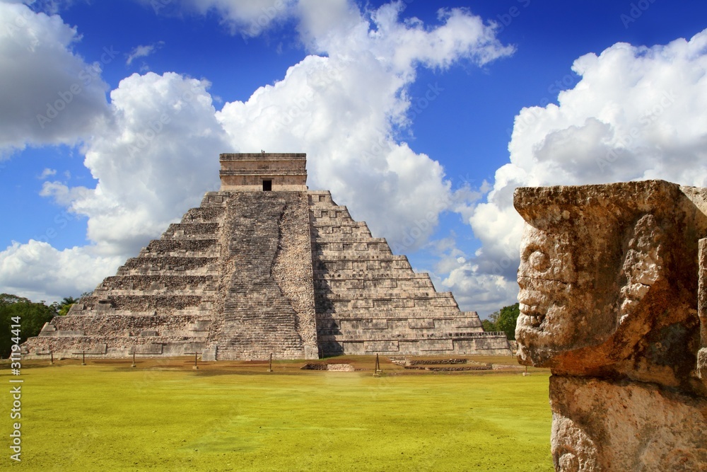 Chichen Itza Tzompantli the Wall of Skulls Chichen Itza Tzompantli the Wall of Skulls