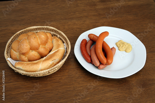 sausages with rolls and mustard