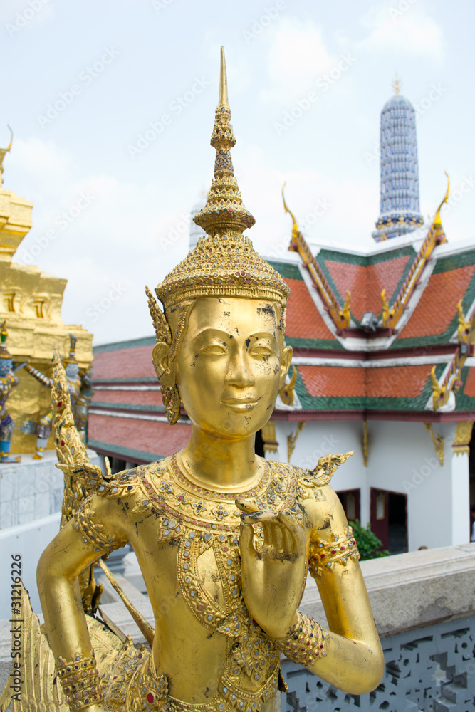 Fototapeta premium Bronze statue