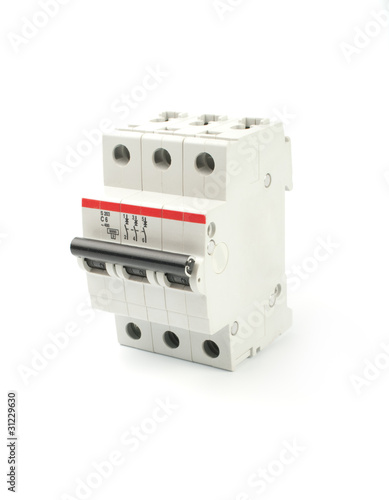 Automatic circuit breaker
