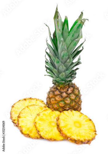 ripe pinapple with slices