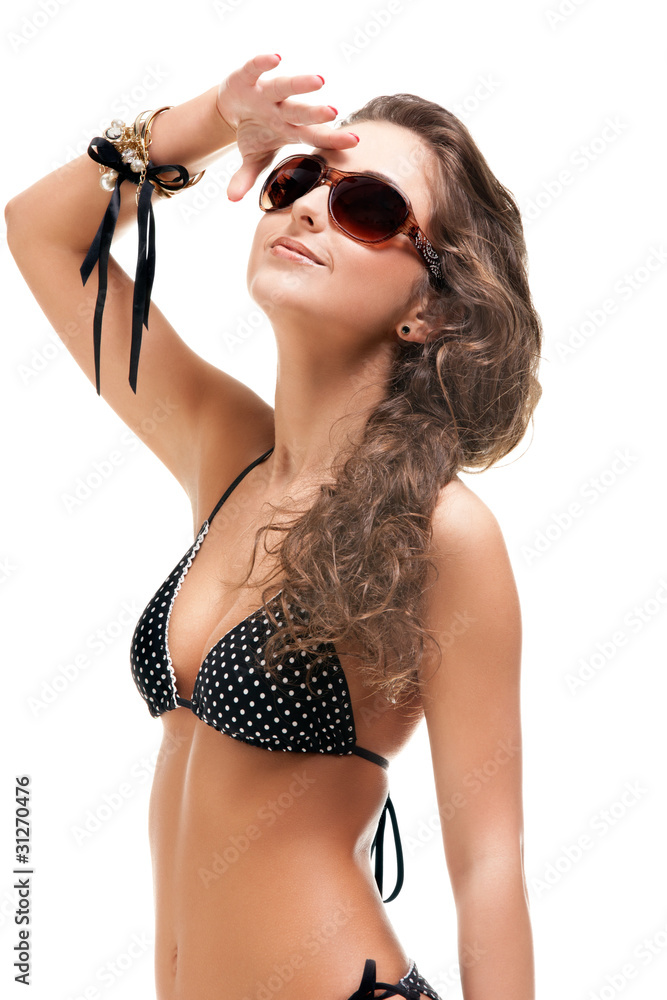 Obraz premium beautiful brunette girl wearing bikini