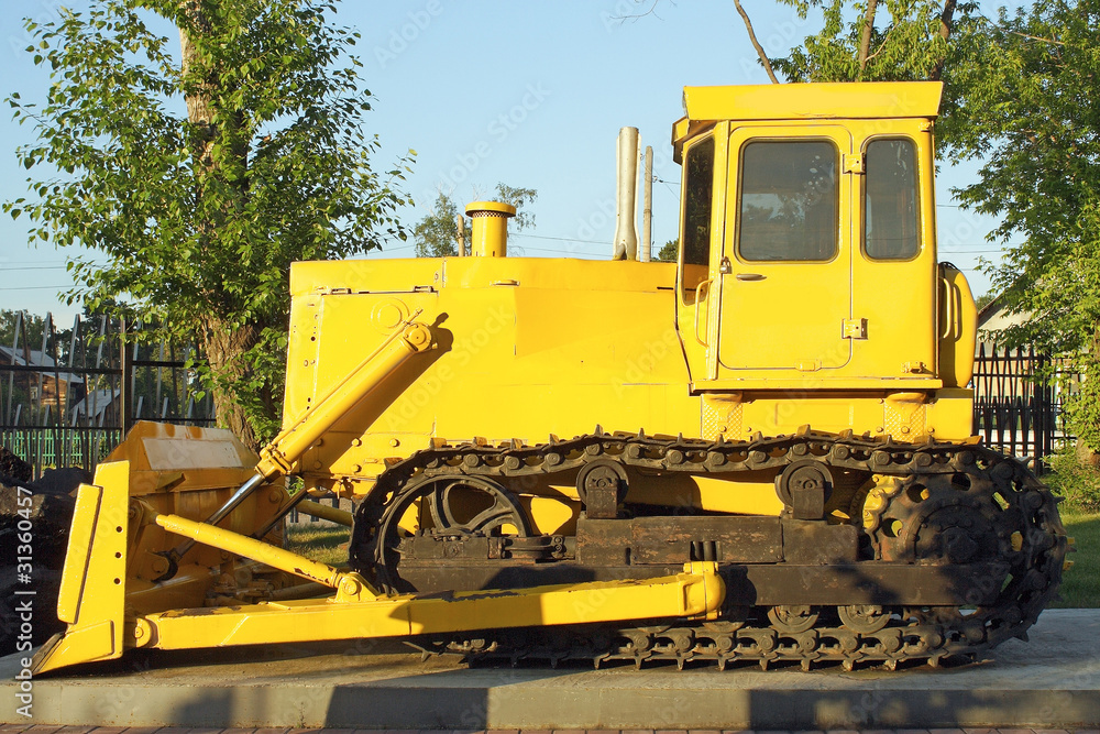 A yellow bulldozer