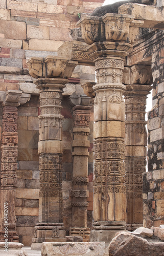 Group of standing columns and pillars at Qut'b Minar in Delhi.