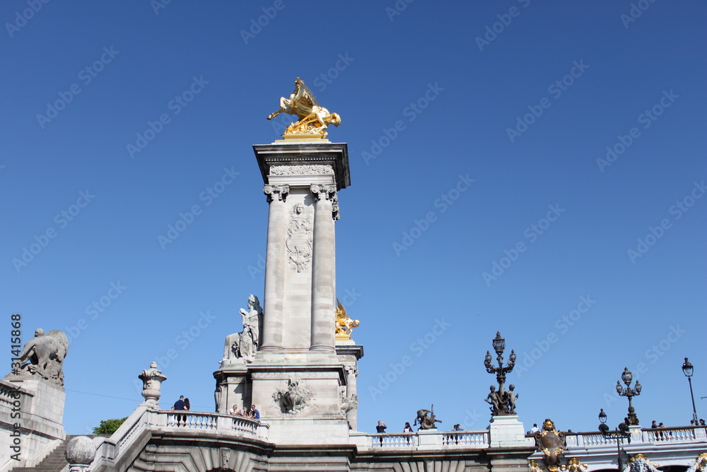 Obraz premium Pont Alexandre III à Paris