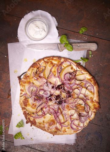 zwiebelpizza photo