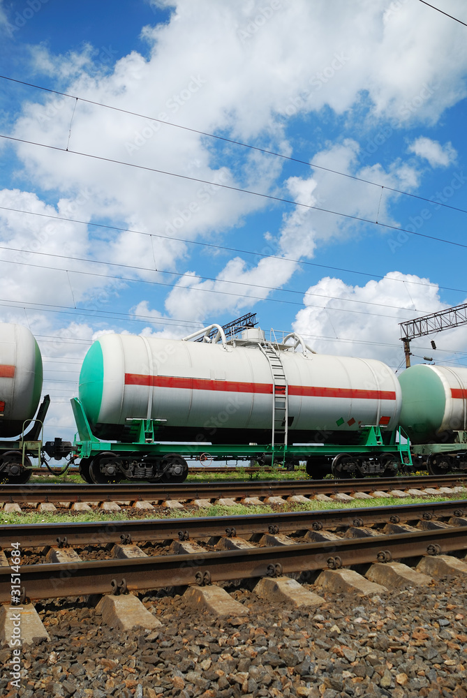 Oil transportation in tanks by rail