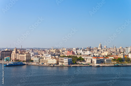Panoramic view of Old Havana © kmiragaya