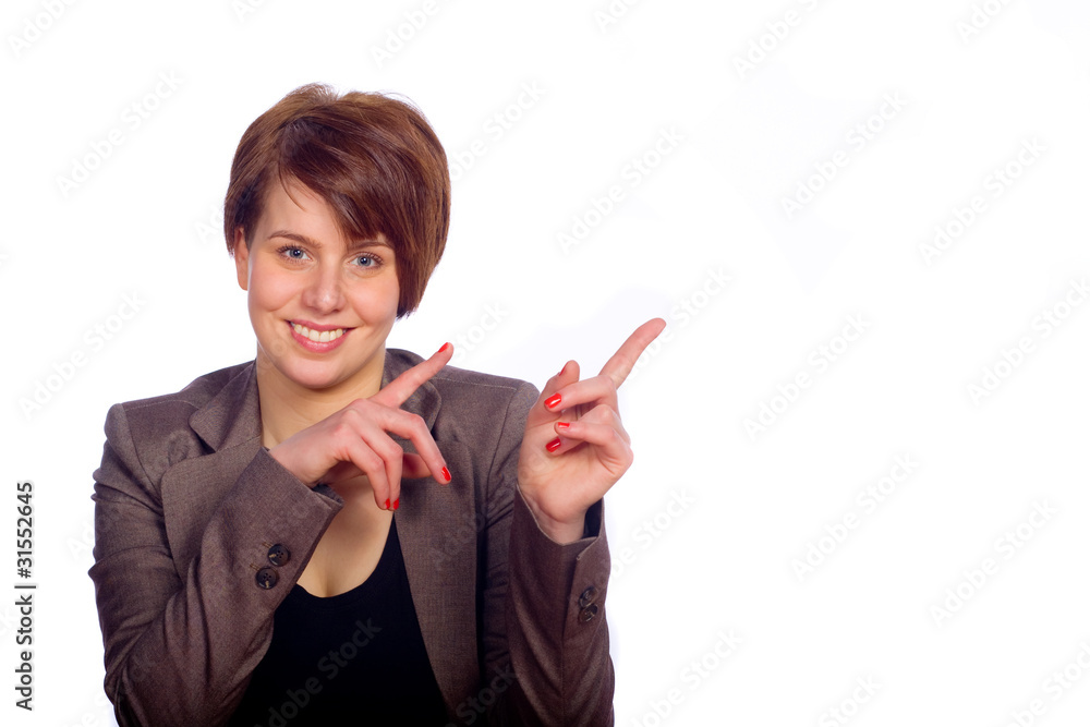 Frau zeigt zur Seite
