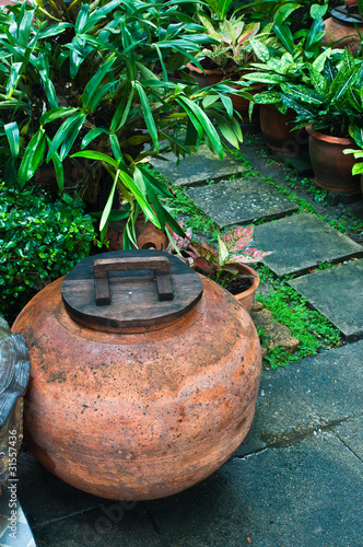 Clay pots © sundaymorning