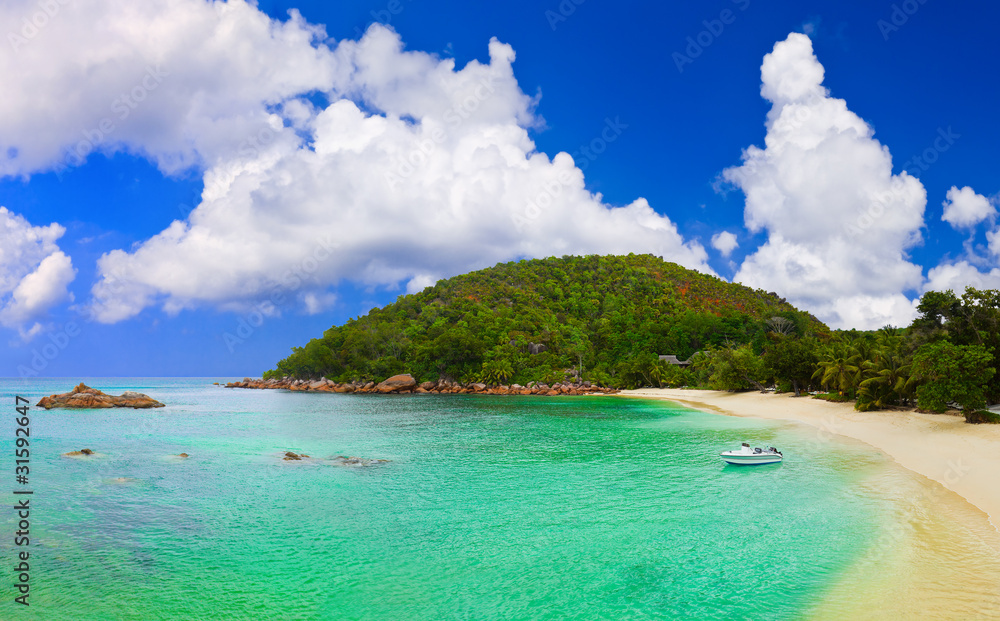 Fototapeta premium Tropical beach at Seychelles