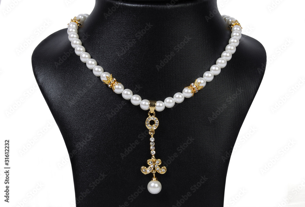 Indian Traditional Pearl Necklace Indian Traditional Pearl Necklace
