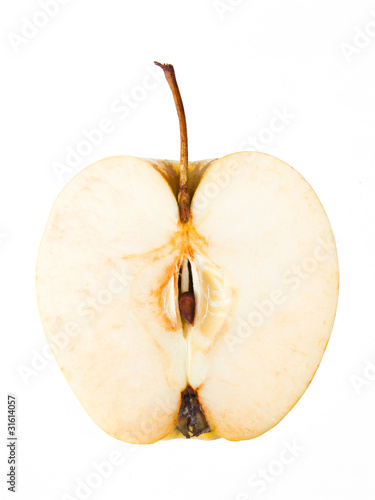 Половина желтого яблока