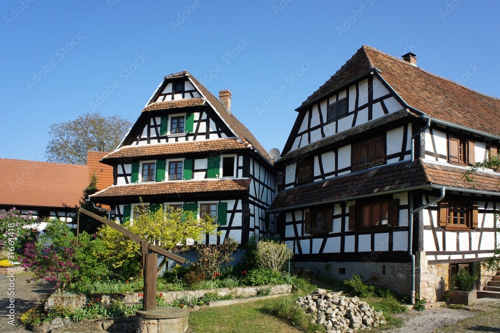 Fachwerkhäuser Dorf Hunspach, Elsass, Frankreich Fachwerkhäuser Dorf Hunspach, Elsass, Frankreich